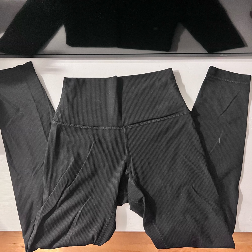 Lululemon 25” Ribbed Align leggings, Black sz 4